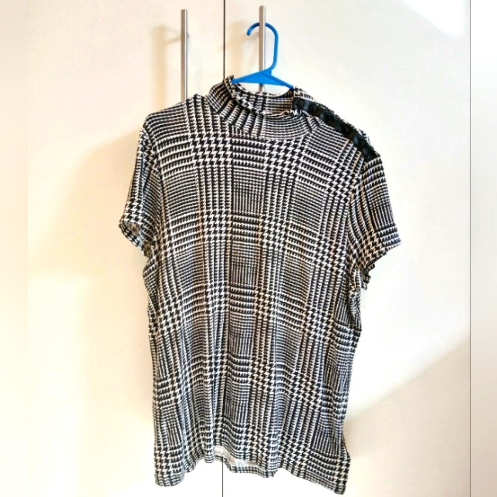 LAUREN Ralph Lauren Short-Sleeved Houndstooth Black and White Formal Top